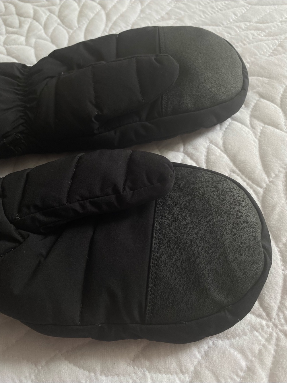 löle Black Down-Filled Winter Puffer Mittens | Size S/M | Warm & Cozy - Picture 5 of 7